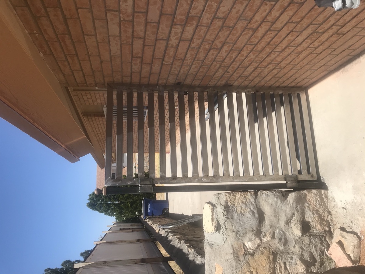 Iron gate